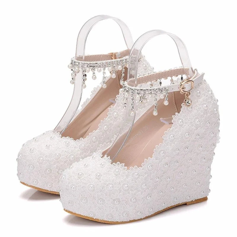 Crystal Queen White Wedges Wedding Pumps Sweet White Flower Lace Pearl Platform Pump Shoes Classic Bride Dress High Heeled Lady