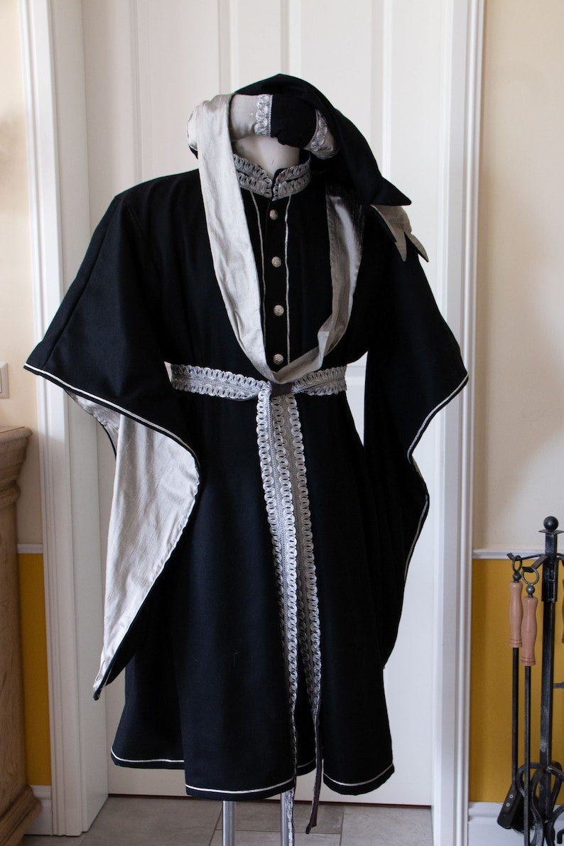 Late Medieval Short Gown for Men with Matching Chaperon